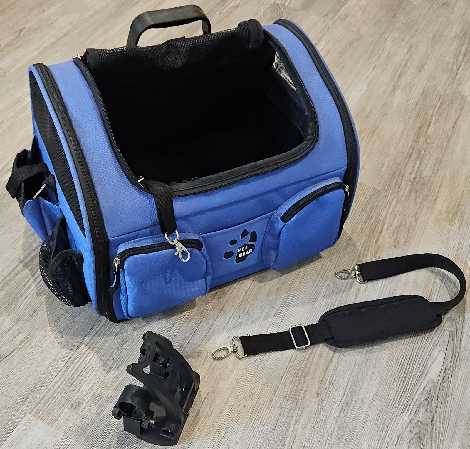 Pet Gear 3-In-1 Bike Basket Carrier/Car Seat/Shoulder Bag -...