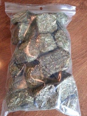 1 Lb Premium Chopped Alfalfa Cubes. Rabbit, Guinea Pig, Chin...